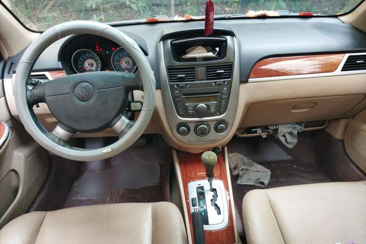 Used Buick Excelle 2008 1.6 LE-AT Center Console
