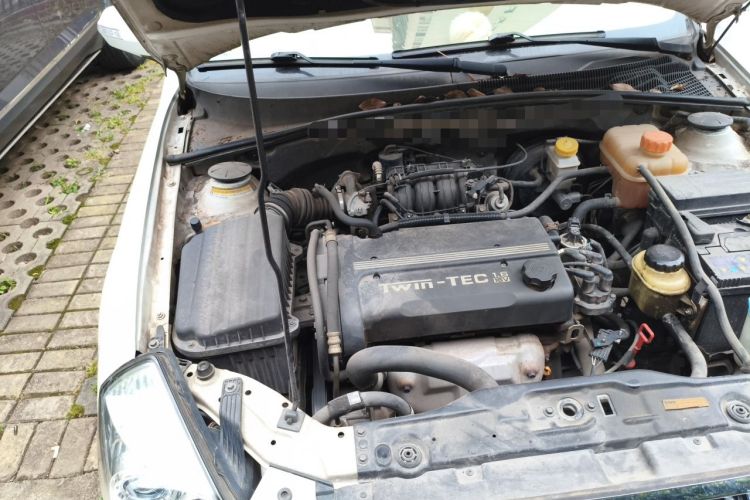 Used Buick Excelle 2008 1.6 LE-AT Engine Bay Right