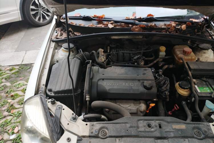Used Buick Excelle 2008 1.6 LE-AT Engine Bay Right