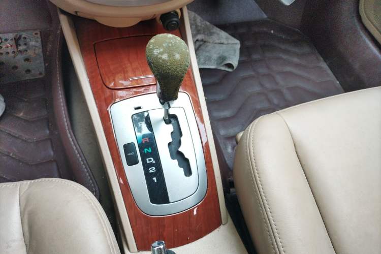 Used Buick Excelle 2008 1.6 LE-AT Gear Lever