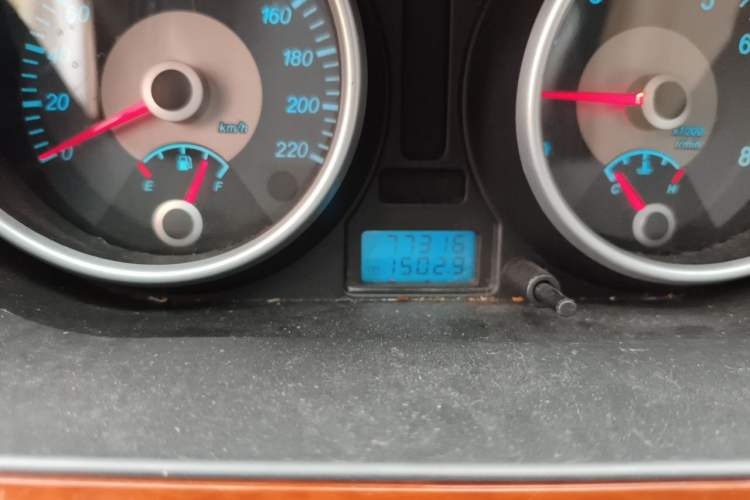 Used Buick Excelle 2008 1.6 LE-AT Odometer Close Up