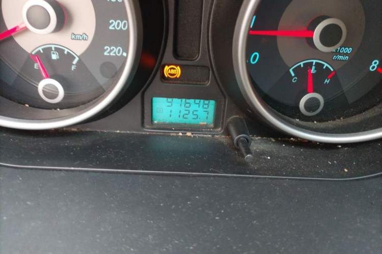Used Buick Excelle 2008 1.6 LE-AT Odometer Close Up