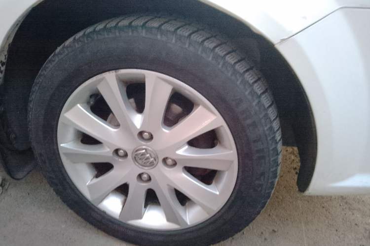 Used Buick Excelle 2008 1.6 LE-AT Right Front Wheel Hub