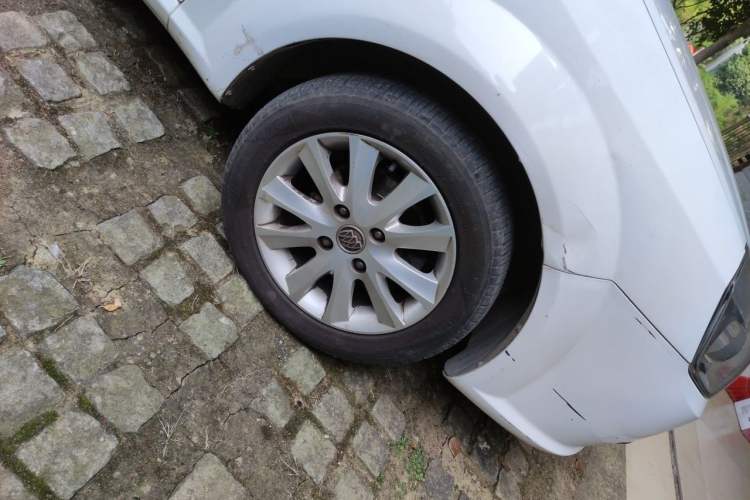 Used Buick Excelle 2008 1.6 LE-AT Right Front Wheel Hub