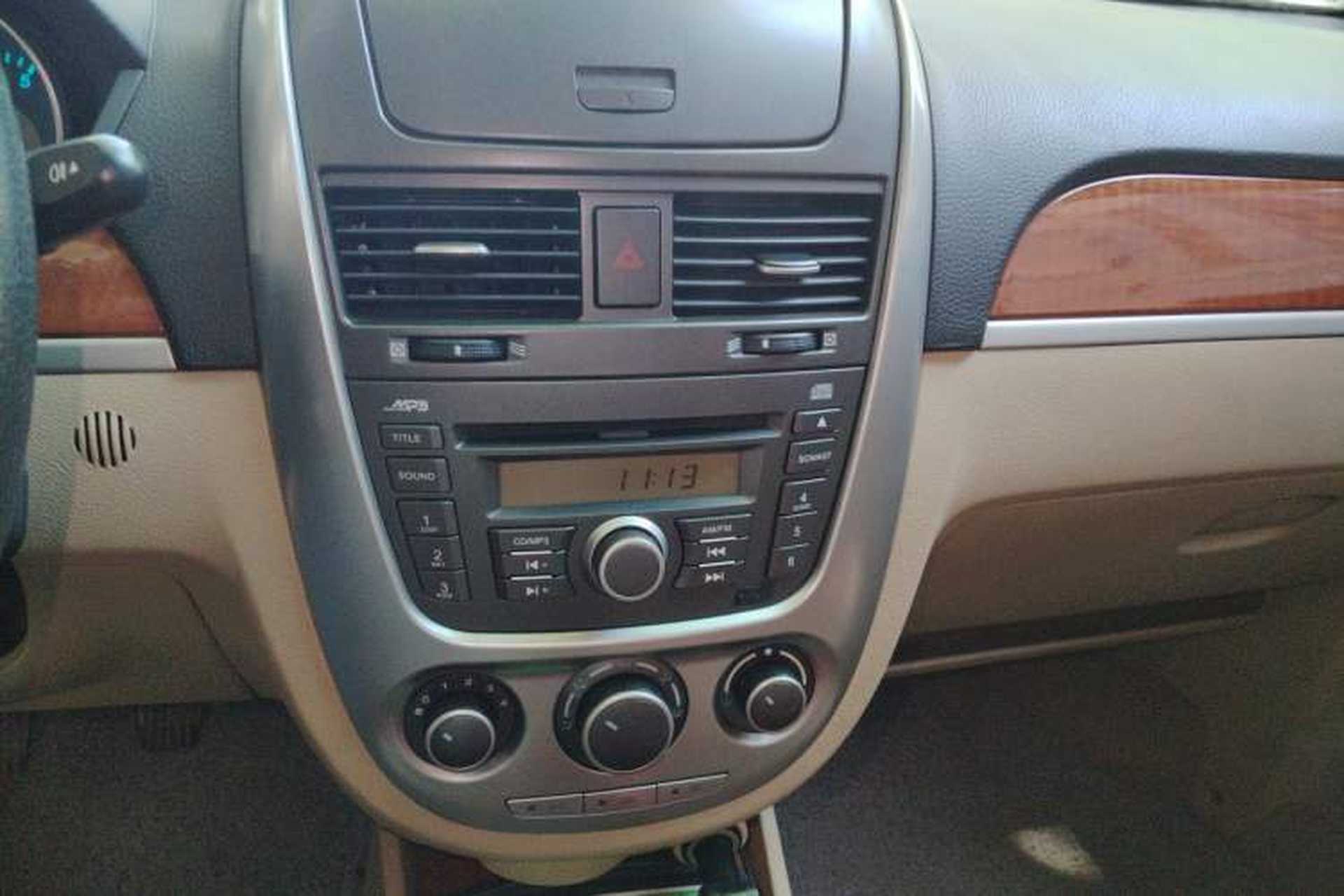 Used Buick Excelle 2011 1.6 LE-MT Audio And AC Panel