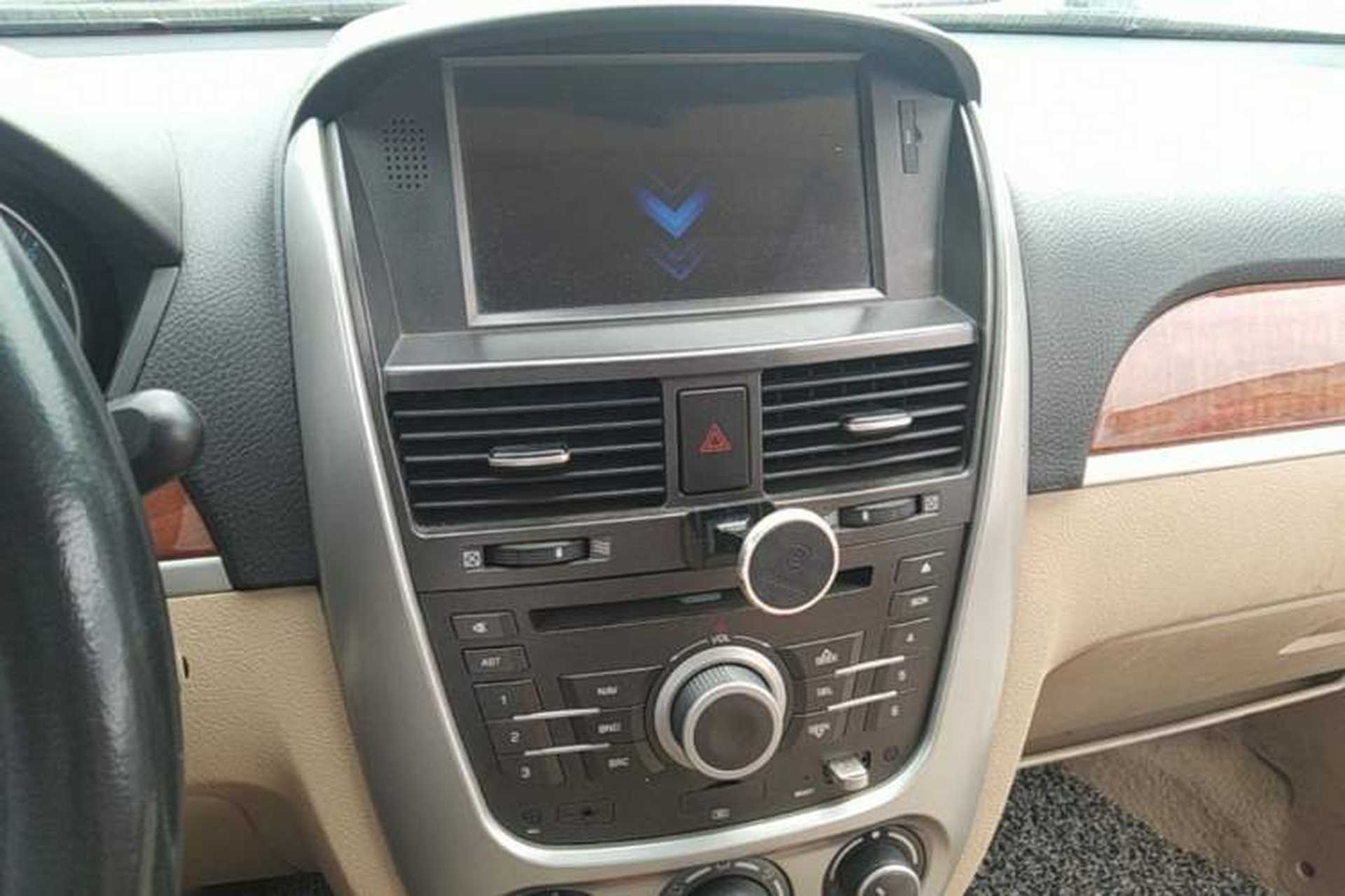 Used Buick Excelle 2011 1.6 LE-AT Audio And AC Panel