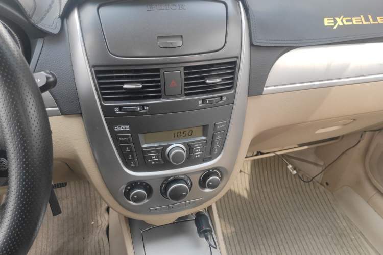 Used Buick Excelle 2011 1.6 LX-MT Audio And AC Panel