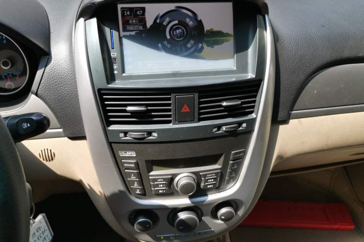 Used Buick Excelle 2011 1.6LX-AT Audio And AC Panel
