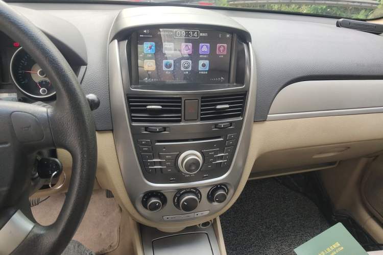 Used Buick Excelle 2011 1.6 LE-MT Audio And AC Panel