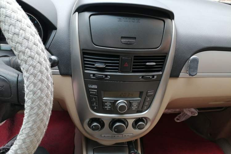 Used Buick Excelle 2011 1.6 LX-MT Audio And AC Panel