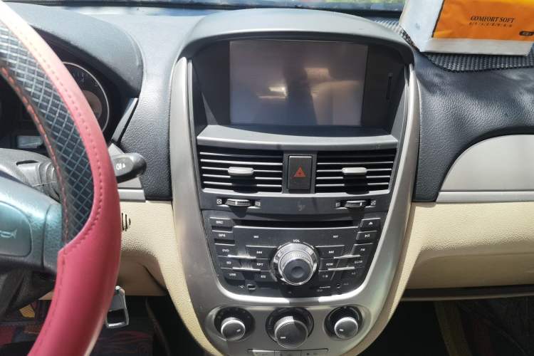 Used Buick Excelle 2011 1.6 LX-MT Audio And AC Panel