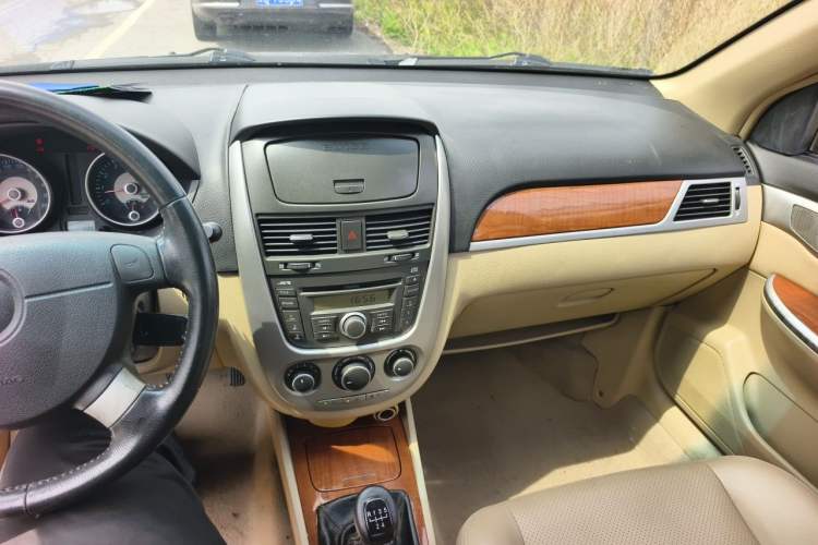 Used Buick Excelle 2011 1.6 LE-MT Audio And AC Panel