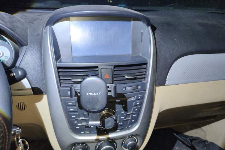 Used Buick Excelle 2011 1.6 LX-MT Audio And AC Panel