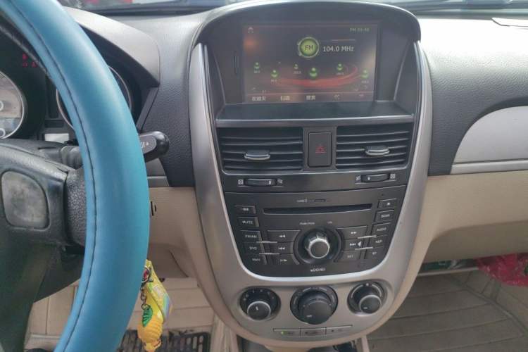 Used Buick Excelle 2011 1.6 LX-MT Audio And AC Panel