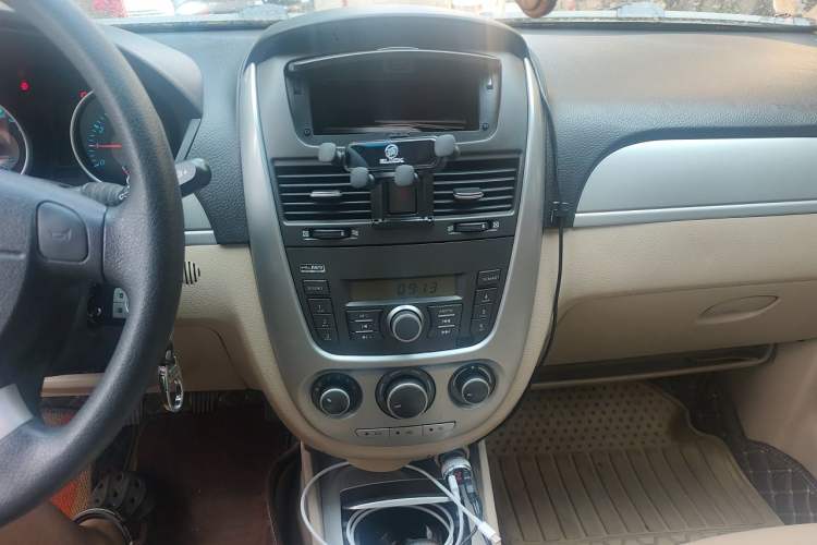 Used Buick Excelle 2011 1.6 LX-MT Audio And AC Panel
