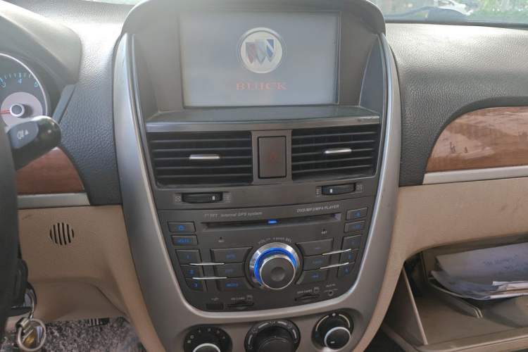 Used Buick Excelle 2011 1.6 LE-MT Audio And AC Panel