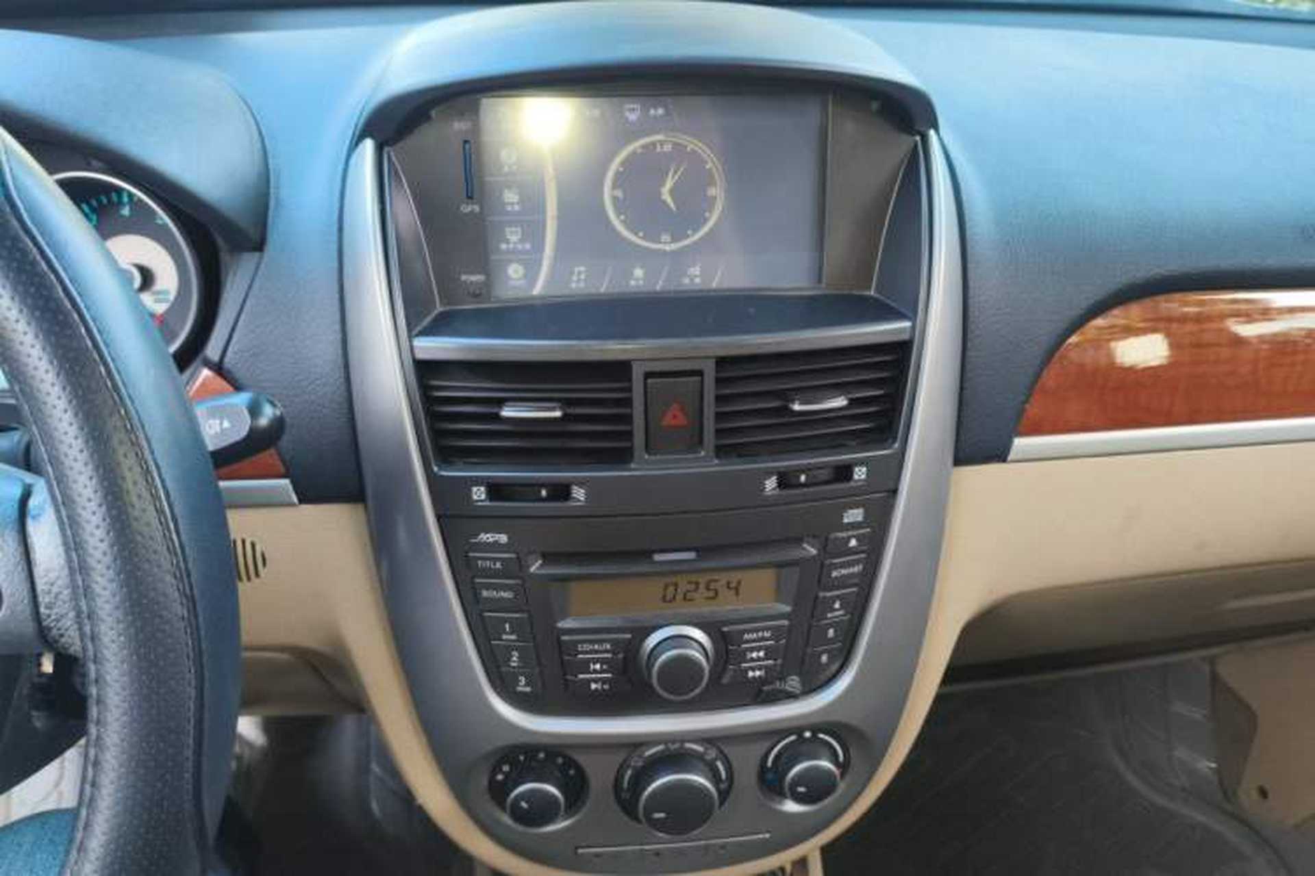 Used Buick Excelle 2011 1.6 LE-AT Audio And AC Panel