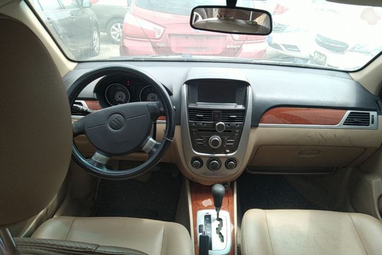 Used Buick Excelle 2011 1.6 LE-AT Center Console