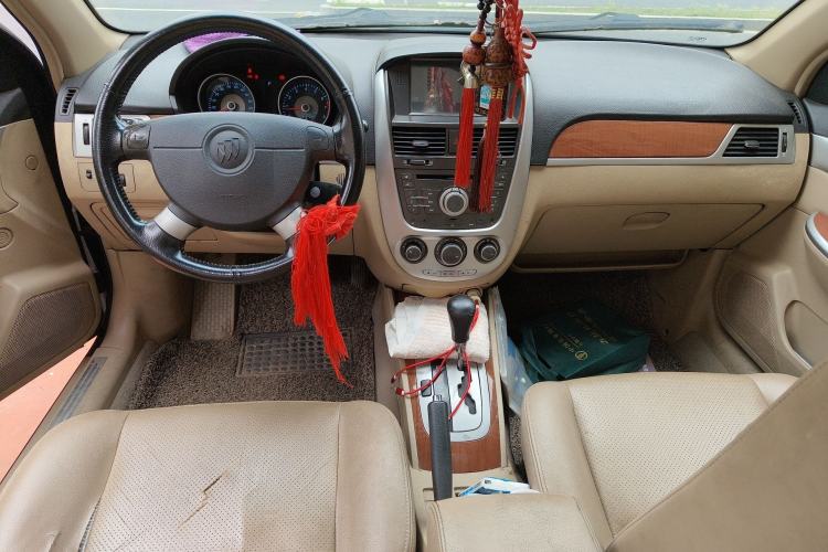 Used Buick Excelle 2011 1.6 LE-AT Center Console