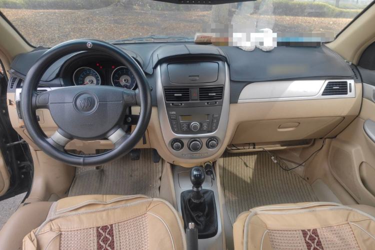 Used Buick Excelle 2011 1.6 LX-MT Center Console