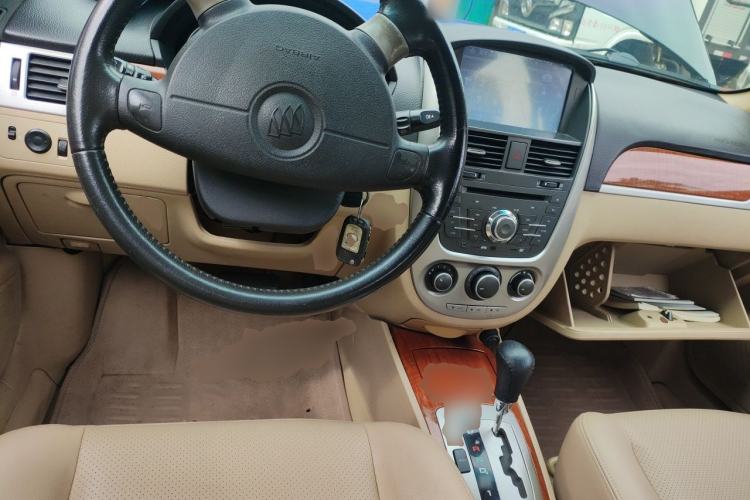 Used Buick Excelle 2011 1.6 LX-MT Center Console