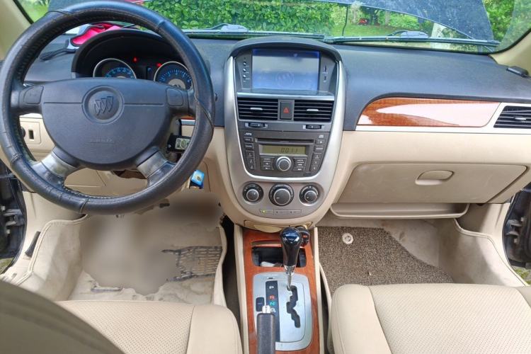 Used Buick Excelle 2011 1.6LX-AT Center Console