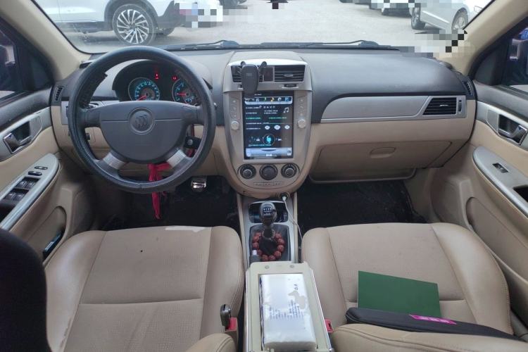 Used Buick Excelle 2011 1.6 LX-MT Center Console