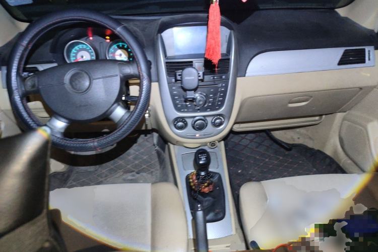 Used Buick Excelle 2011 1.6 LX-MT Center Console