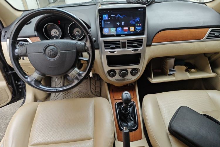 Used Buick Excelle 2011 1.6LX-AT Center Console