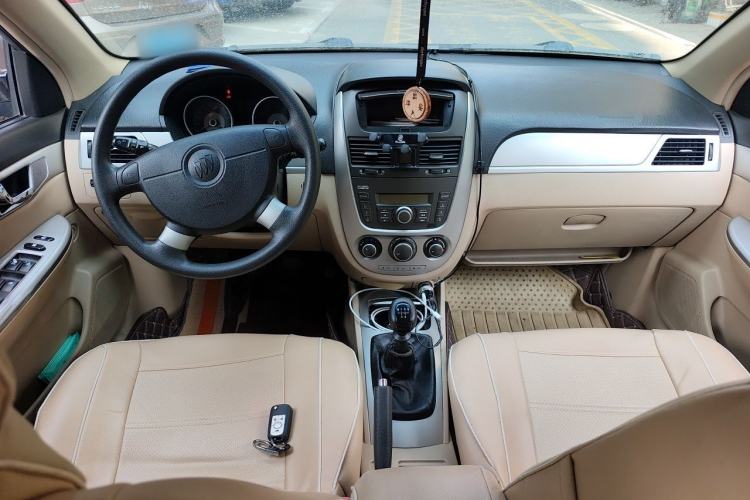 Used Buick Excelle 2011 1.6 LX-MT Center Console