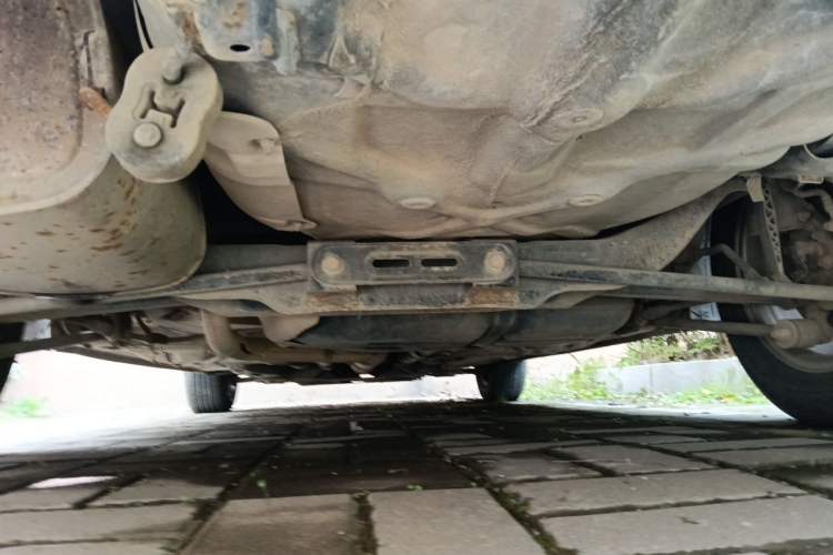 Used Buick Excelle 2011 1.6 LX-MT Chassis Rear