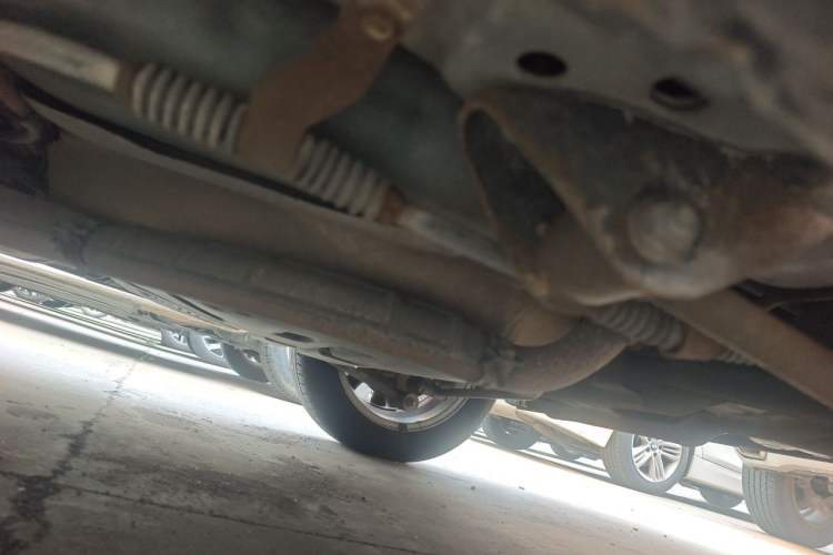 Used Buick Excelle 2011 1.6 LE-MT Chassis Rear