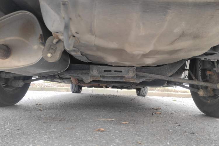 Used Buick Excelle 2011 1.6 LX-MT Chassis Rear