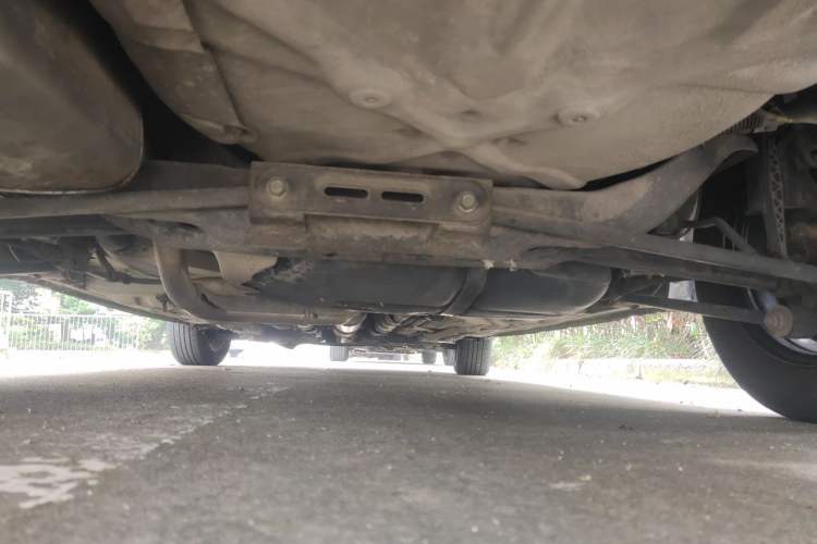 Used Buick Excelle 2011 1.6 LE-MT Chassis Rear