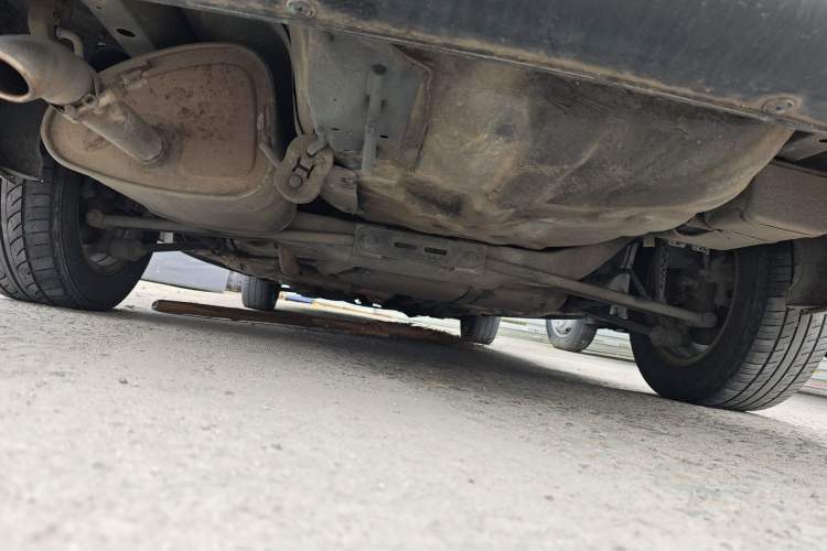 Used Buick Excelle 2011 1.6 LX-MT Chassis Rear