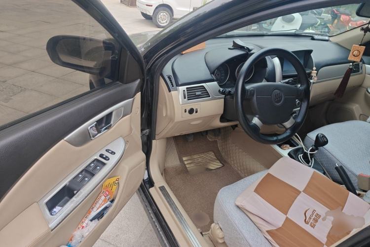 Used Buick Excelle 2011 1.6 LX-MT Driver Seat