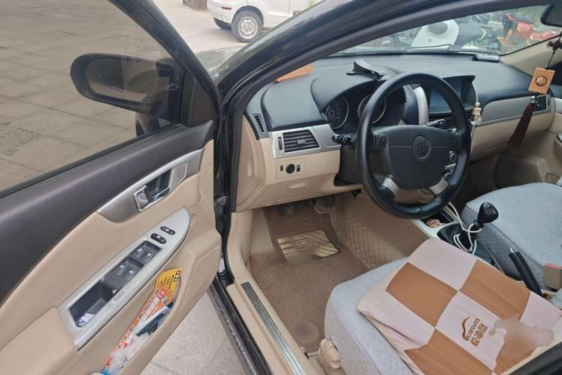 Used Buick Excelle 2011 1.6 LX-MT Driver Seat