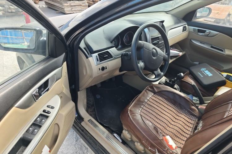 Used Buick Excelle 2011 1.6 LX-MT Driver Seat