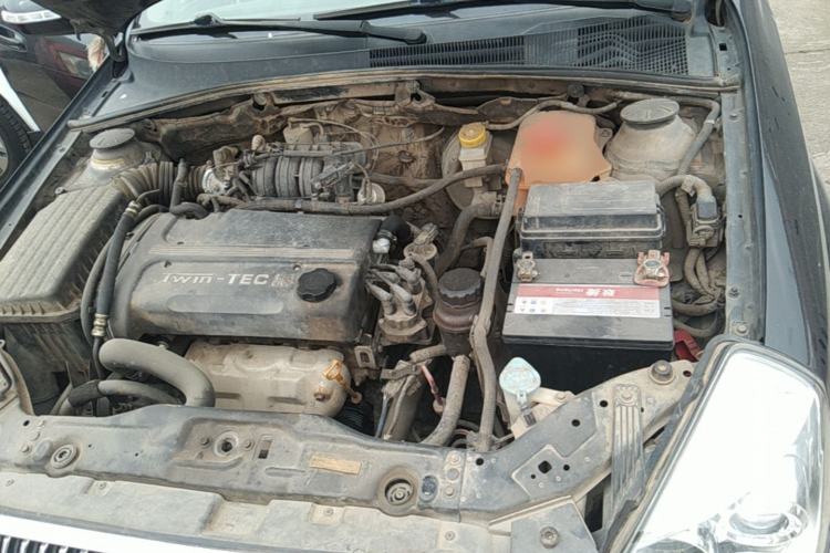 Used Buick Excelle 2011 1.6 LE-AT Engine Bay