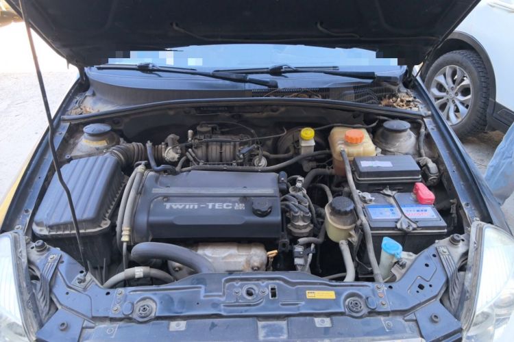 Used Buick Excelle 2011 1.6 LE-MT Engine Bay