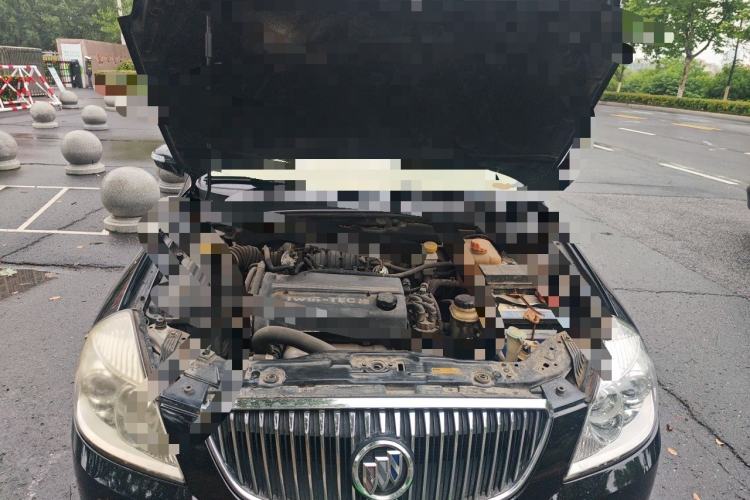 Used Buick Excelle 2011 1.6 LE-MT Engine Bay