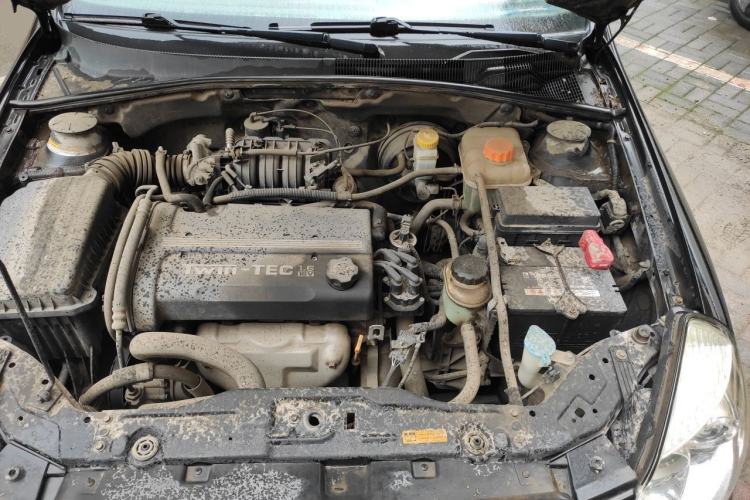 Used Buick Excelle 2011 1.6 LE-MT Engine Bay