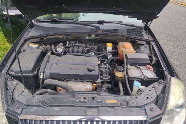 Used Buick Excelle 2011 1.6 LX-MT Engine Bay