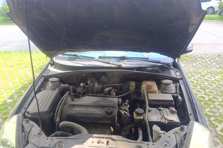Used Buick Excelle 2011 1.6LX-AT Engine Bay