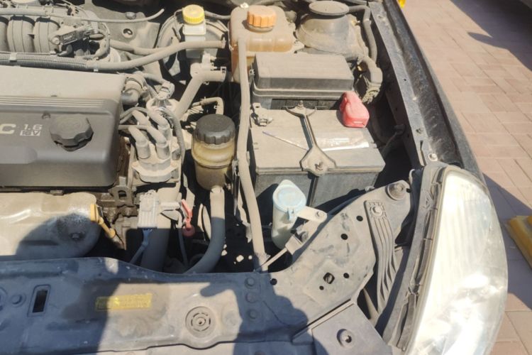 Used Buick Excelle 2011 1.6LX-AT Engine Bay Left