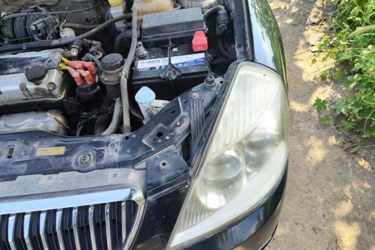 Used Buick Excelle 2011 1.6 LE-AT Engine Bay Left
