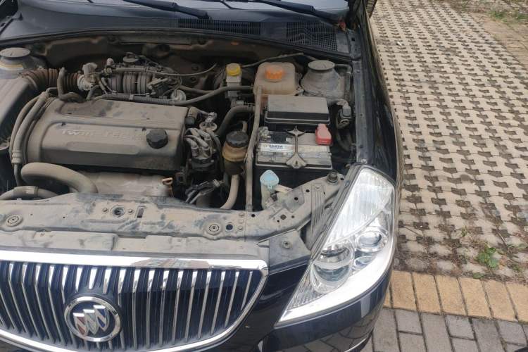 Used Buick Excelle 2011 1.6 LE-MT Engine Bay Left