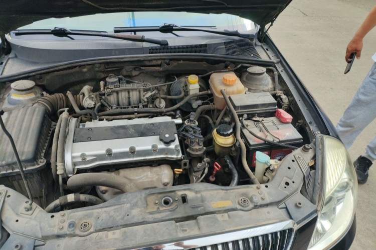 Used Buick Excelle 2011 1.6 LX-MT Engine Bay Left