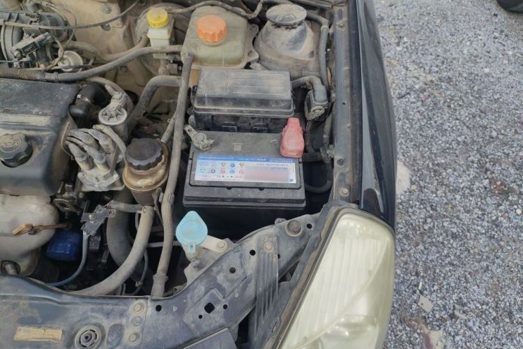 Used Buick Excelle 2011 1.6 LX-MT Engine Bay Left