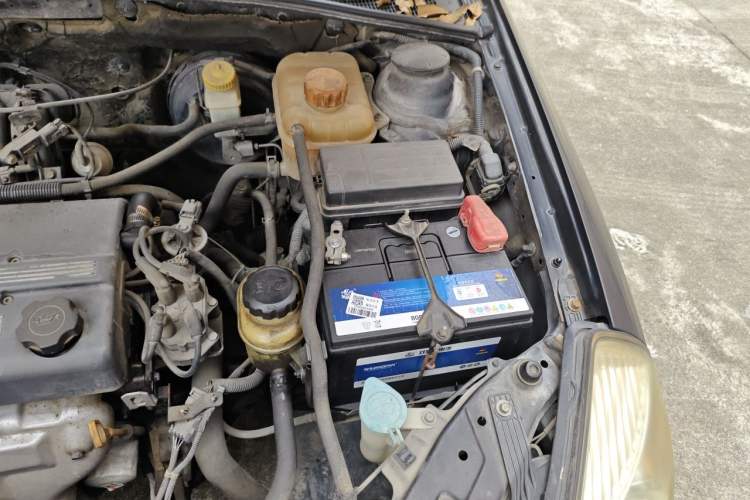 Used Buick Excelle 2011 1.6LX-AT Engine Bay Left
